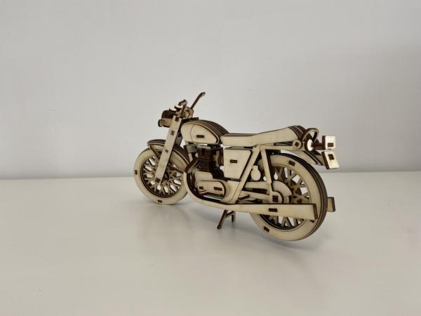 Triumph Trident 750 ´71 als 3D Wood Model - rear view